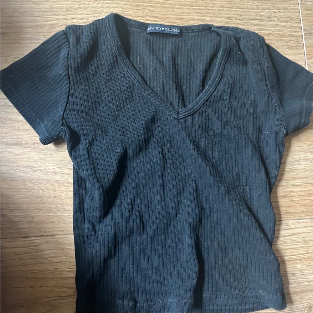 Brandy Melville rubbed v-neck crop tee